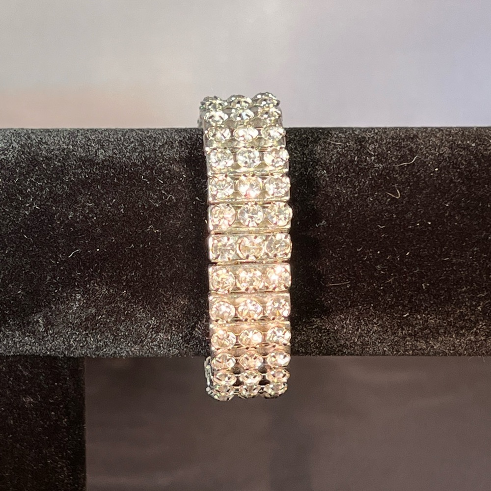 Vintage Icy Rhinestone Expandible Band Accordion Style Bracelet